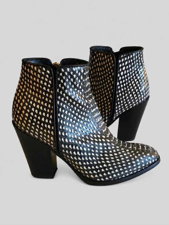 Giuseppe Zanotti Shoes - Giuseppe Zanotti Snake Embossed Ankle Boots Women's EU 35.5 US 5 Black Leather